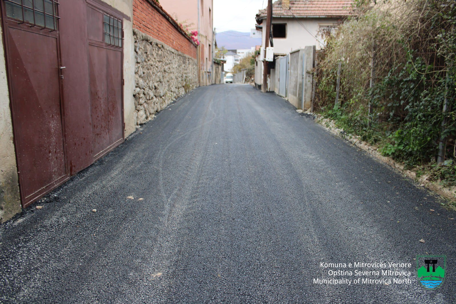 Po vazhdon asfaltimi i rrugëve ne lagjen e boshnjakëve