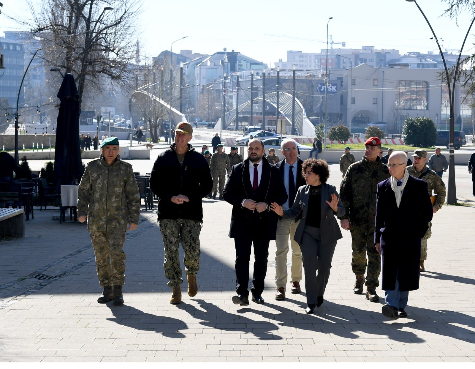 Kryetari Milan Radojević priti komandantët e NATO-s dhe KFOR-it në Mitrovicën e Veriut